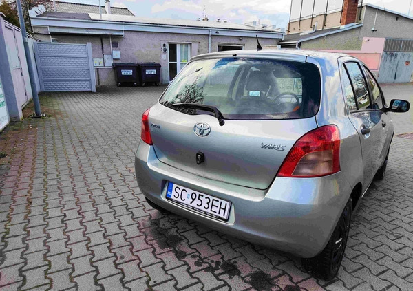 Toyota Yaris cena 13900 przebieg: 124000, rok produkcji 2006 z Częstochowa małe 529